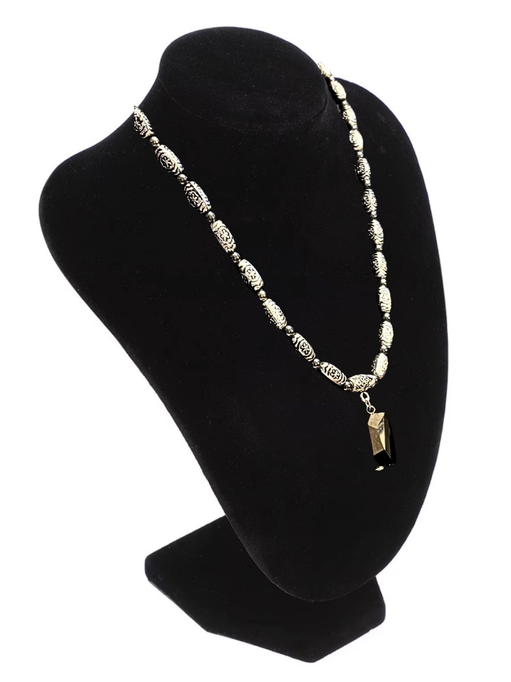 Elegant Black Beaded Pendant Necklace